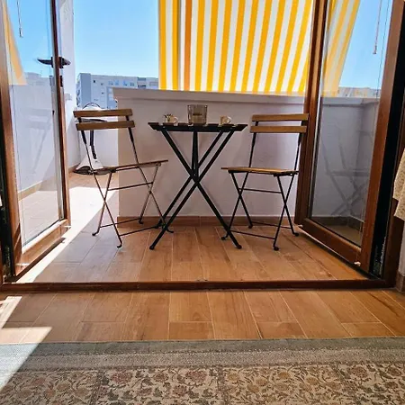 Apartamento Nuci's Place, Lovely With Balcony Near Blloku