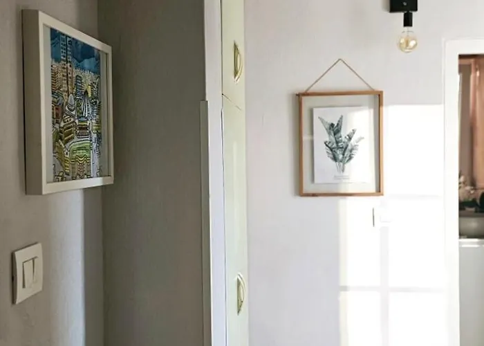 Nuci's Place Lovely With Balcony 15 Min From Blloku Appartement Tirana