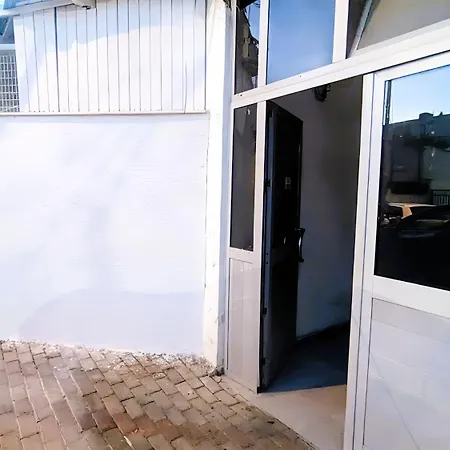 Nuci's Place Lovely With Balcony 15 Min From Blloku