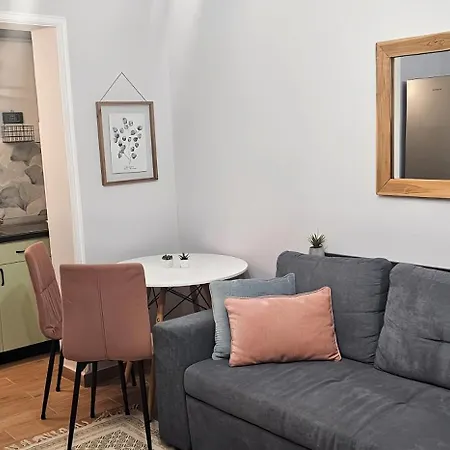 Nuci's Place Lovely With Balcony 15 Min From Blloku *