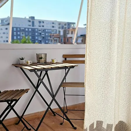 아파트 Nuci's Place Lovely With Balcony 15 Min From Blloku *