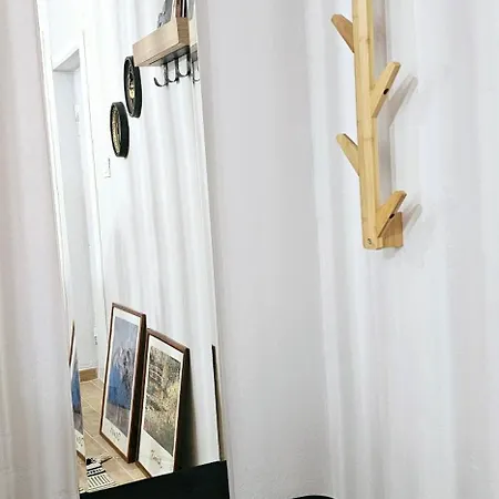 Nuci's Place Lovely With Balcony 15 Min From Blloku 아파트 티라나