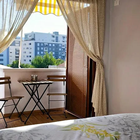 Nuci's Place Lovely With Balcony 15 Min From Blloku