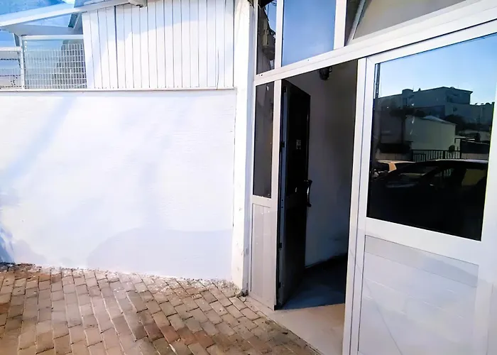 Nuci's Place Lovely With Balcony 15 Min From Blloku