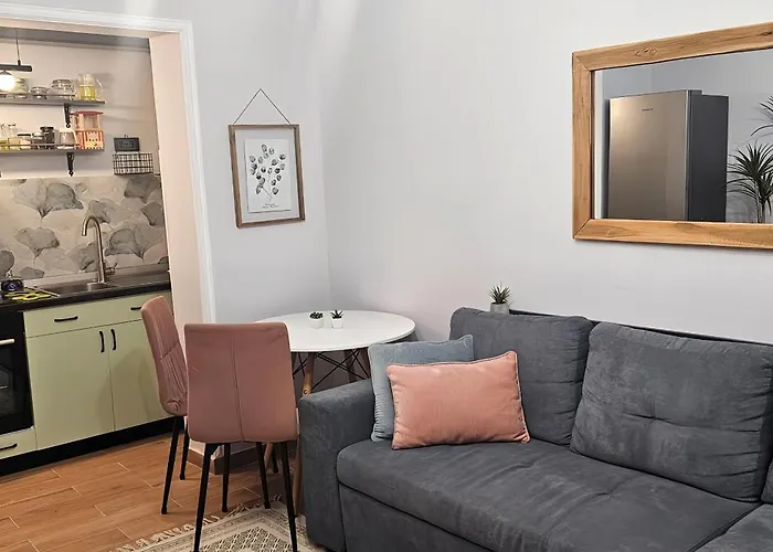 Nuci's Place Lovely With Balcony 15 Min From Blloku *