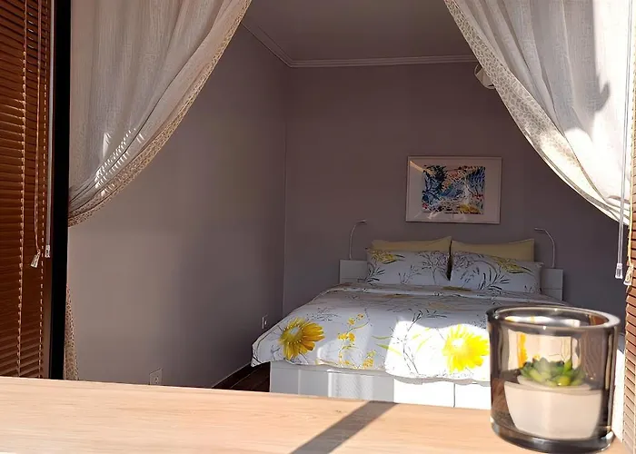 Nuci's Place Lovely With Balcony 15 Min From Blloku * Тирана