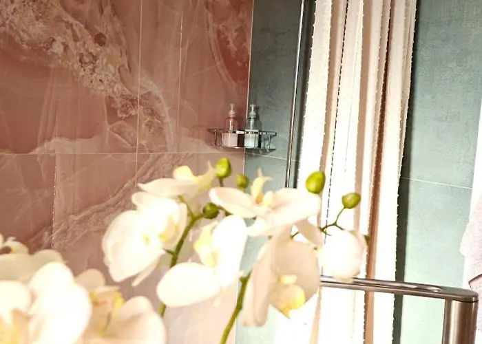 Nuci's Place Lovely With Balcony 15 Min From Blloku Апартаменты *