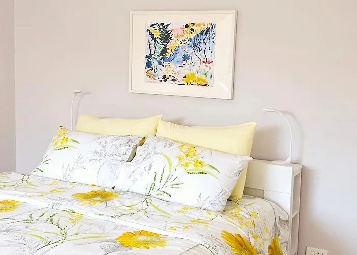 Nuci's Place Lovely With Balcony 15 Min From Blloku Lägenhet